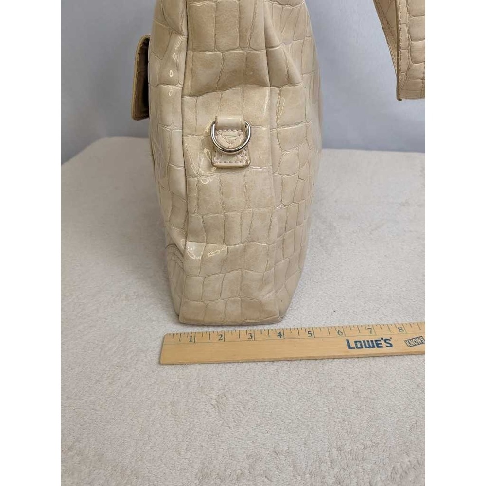 Liz Claiborne Cream Crocodile Embossed Patent Leather Shoulder Handbag - Picture 8 of 11